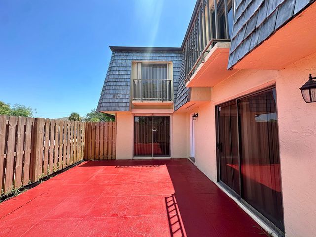 416 Arabian Road, Palm Springs, FL 33461