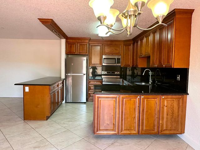 416 Arabian Road, Palm Springs, FL 33461
