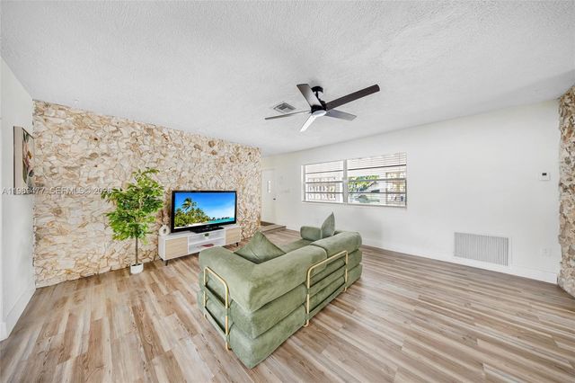 7949 Panama St, Miramar, FL 33023