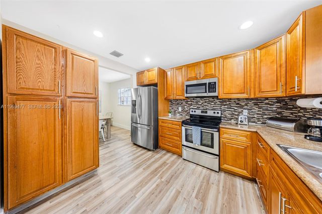 7949 Panama St, Miramar, FL 33023