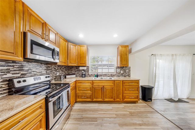 7949 Panama St, Miramar, FL 33023