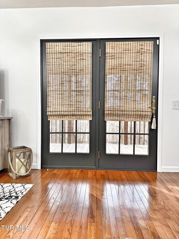 338 Southwest Chalet Drive, Coeburn, VA 24230