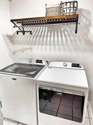 338 Southwest Chalet Drive, Coeburn, VA 24230