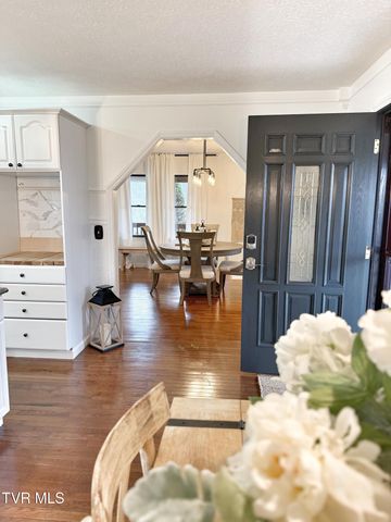 338 Southwest Chalet Drive, Coeburn, VA 24230