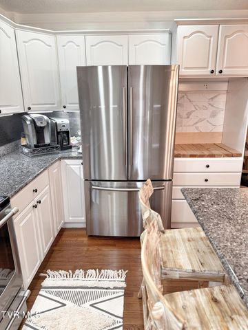 338 Southwest Chalet Drive, Coeburn, VA 24230