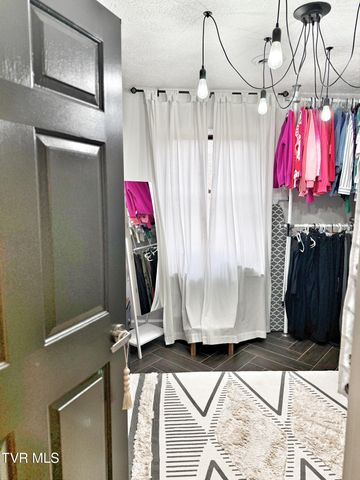 338 Southwest Chalet Drive, Coeburn, VA 24230