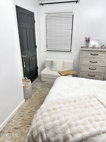 338 Southwest Chalet Drive, Coeburn, VA 24230