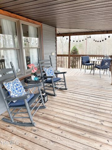 338 Southwest Chalet Drive, Coeburn, VA 24230