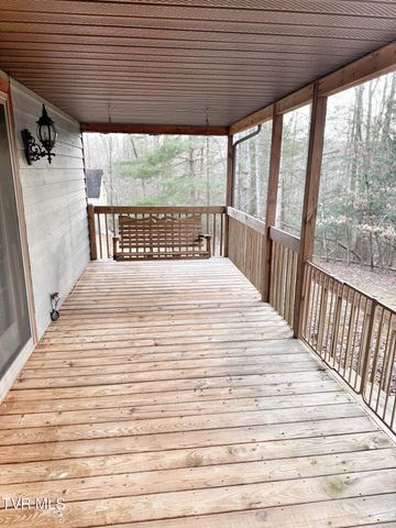 338 Southwest Chalet Drive, Coeburn, VA 24230