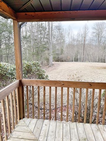 338 Southwest Chalet Drive, Coeburn, VA 24230