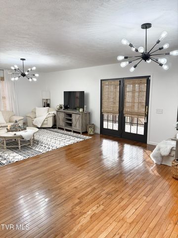 338 Southwest Chalet Drive, Coeburn, VA 24230