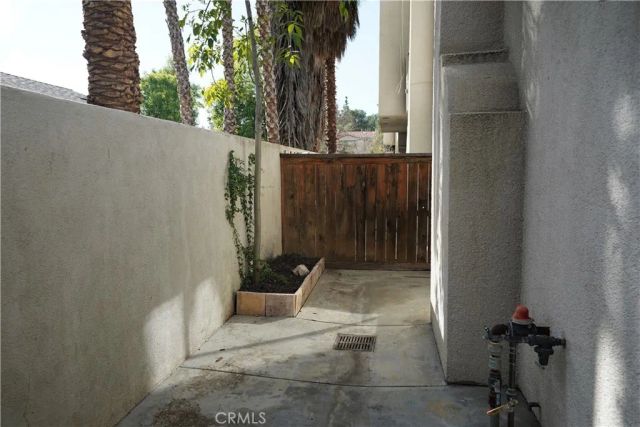 7124 Farralone Avenue 110, Canoga Park, CA 91303