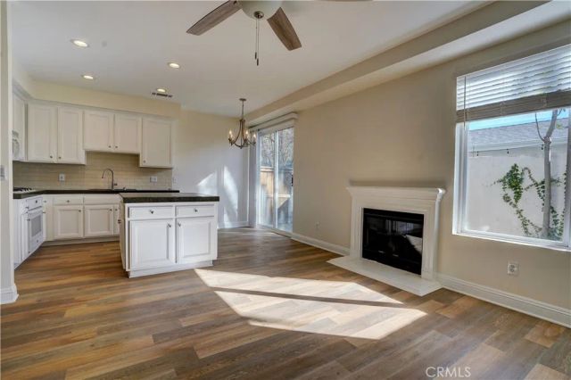 7124 Farralone Avenue 110, Canoga Park, CA 91303