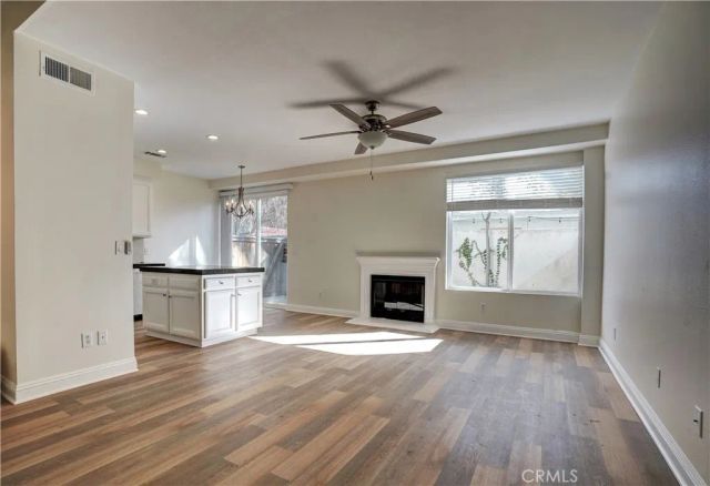 7124 Farralone Avenue 110, Canoga Park, CA 91303