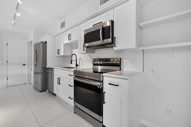 15811 SW 91st Court B, Palmetto Bay, FL 33157