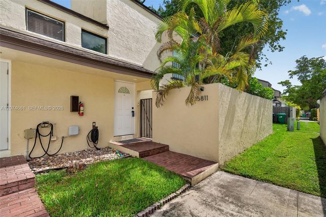 15811 SW 91st Court B, Palmetto Bay, FL 33157