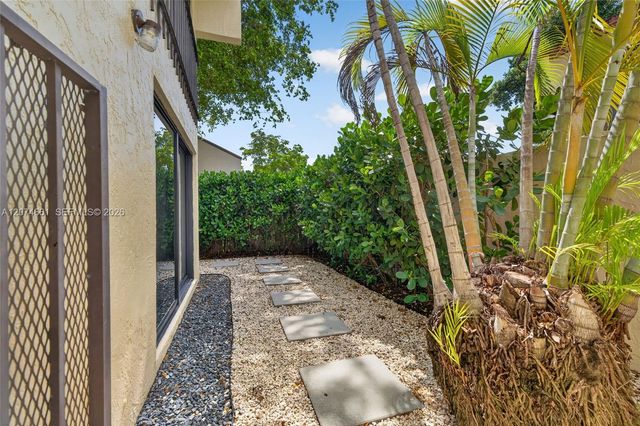 15811 SW 91st Court B, Palmetto Bay, FL 33157