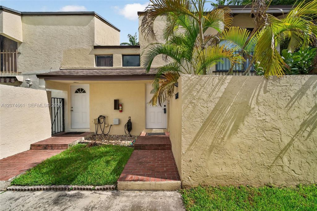 15811 SW 91st Court B, Palmetto Bay, FL 33157