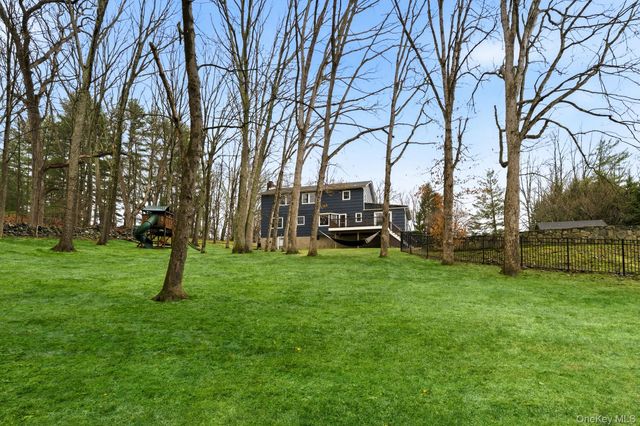 40 Valley Pond Road, Katonah, NY 10536