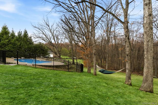 40 Valley Pond Road, Katonah, NY 10536