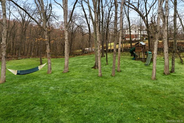 40 Valley Pond Road, Katonah, NY 10536