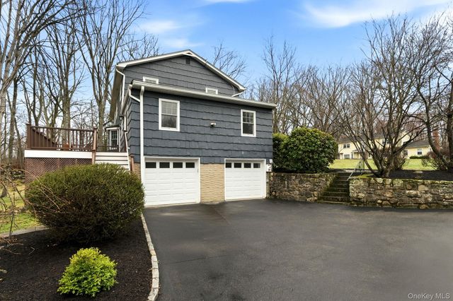 40 Valley Pond Road, Katonah, NY 10536