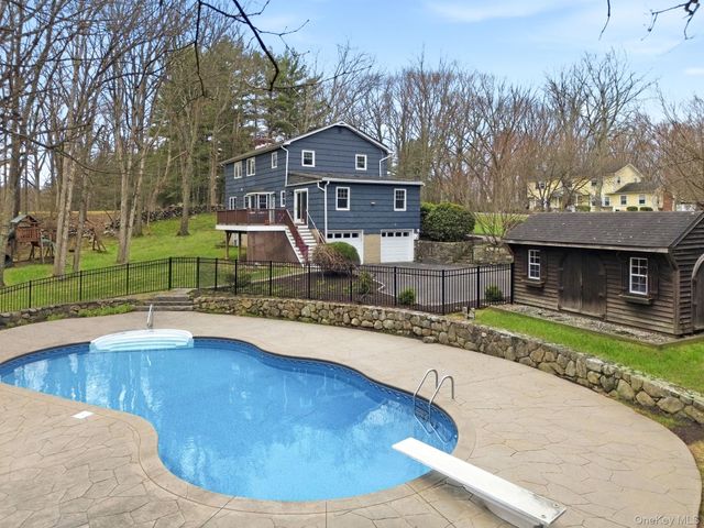 40 Valley Pond Road, Katonah, NY 10536