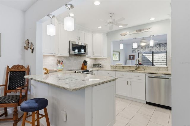 1630 TREEHOUSE CIRCLE TR104, Sarasota, FL 34231