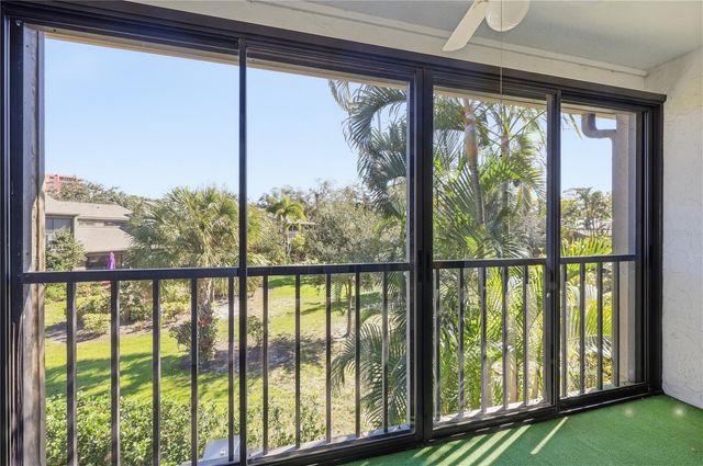 1630 TREEHOUSE CIRCLE TR104, Sarasota, FL 34231