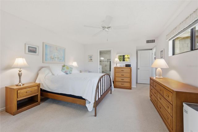 1630 TREEHOUSE CIRCLE TR104, Sarasota, FL 34231