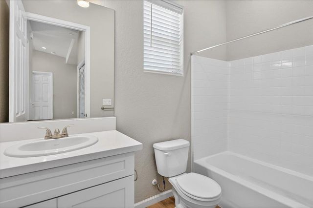 2379 N Arthur, Fresno, CA 93705