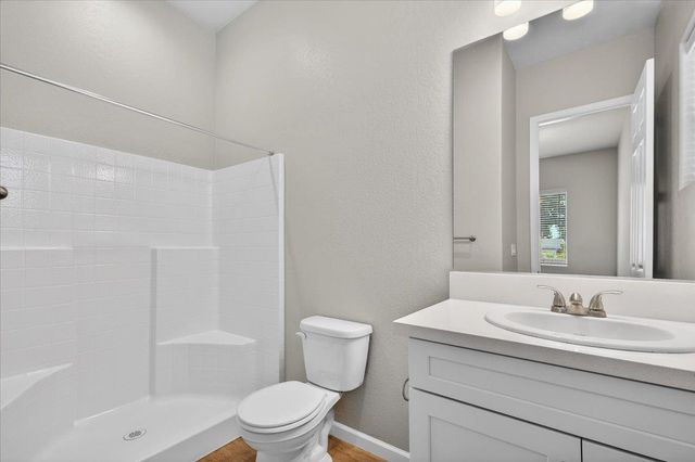 2379 N Arthur, Fresno, CA 93705