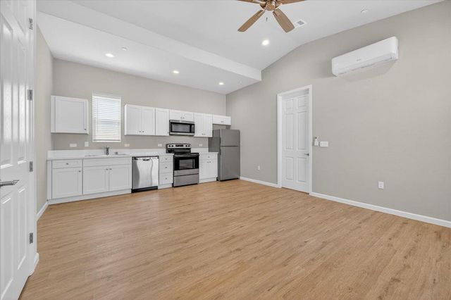 2379 N Arthur, Fresno, CA 93705