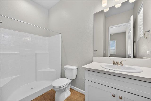 2379 N Arthur, Fresno, CA 93705