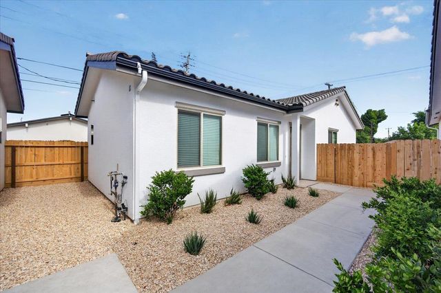 2379 N Arthur, Fresno, CA 93705