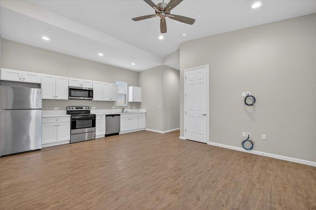 2379 N Arthur, Fresno, CA 93705