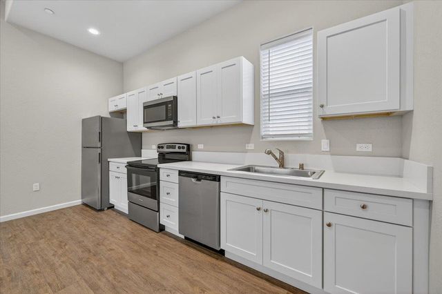 2379 N Arthur, Fresno, CA 93705