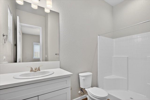 2379 N Arthur, Fresno, CA 93705