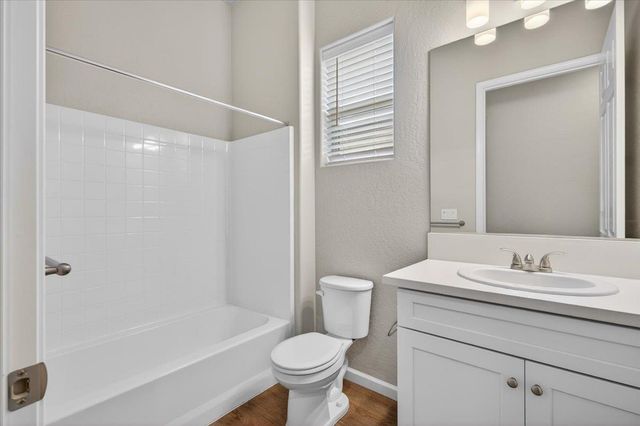 2379 N Arthur, Fresno, CA 93705