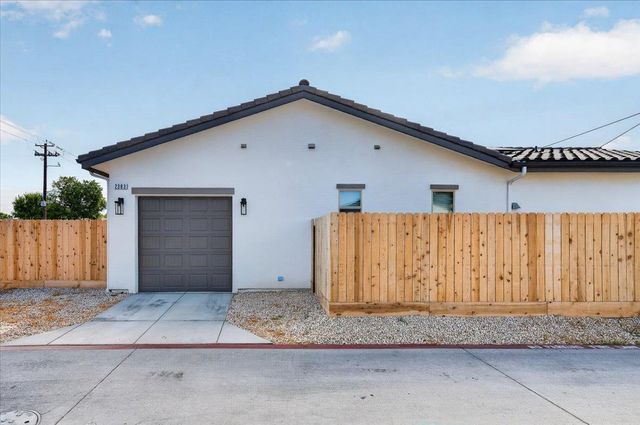 2379 N Arthur, Fresno, CA 93705