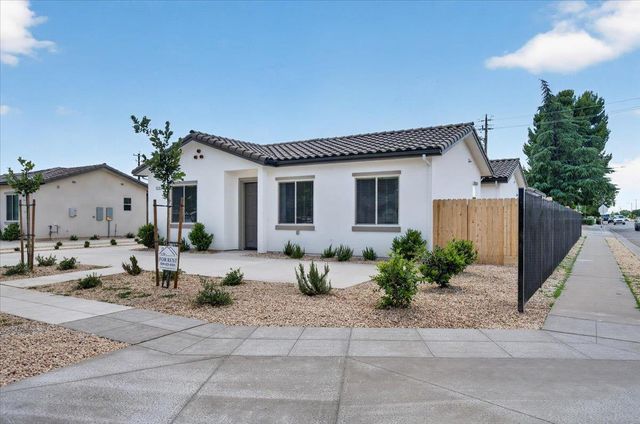 2379 N Arthur, Fresno, CA 93705