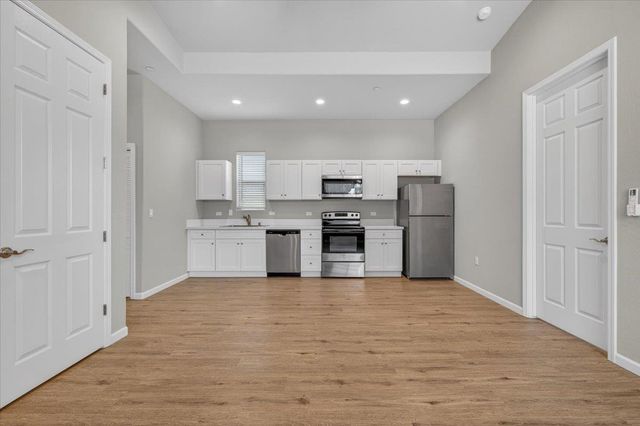 2379 N Arthur, Fresno, CA 93705