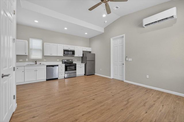 2379 N Arthur, Fresno, CA 93705