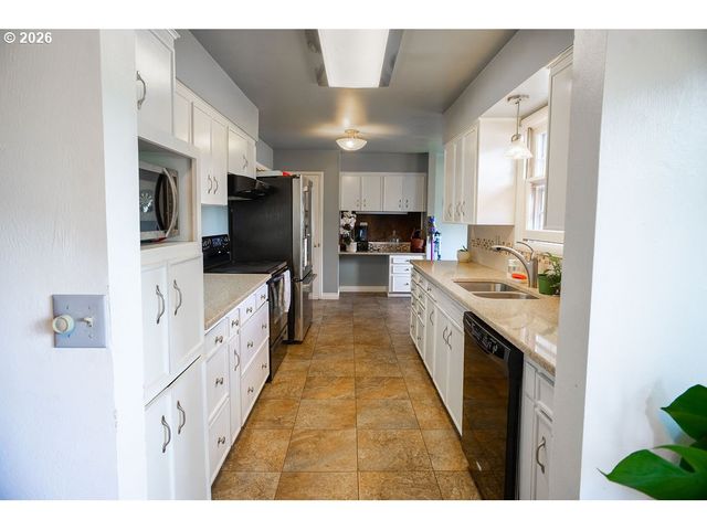 711 Se 101ST Ave, Vancouver, WA 98664