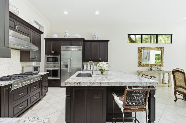 165 Gardenia Isle Drive, Palm Beach Gardens, FL 33418