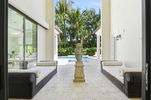 165 Gardenia Isle Drive, Palm Beach Gardens, FL 33418