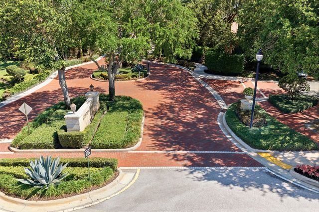 165 Gardenia Isle Drive, Palm Beach Gardens, FL 33418
