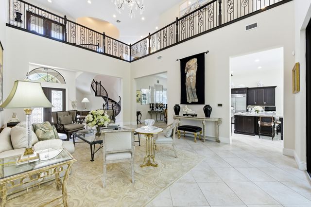 165 Gardenia Isle Drive, Palm Beach Gardens, FL 33418