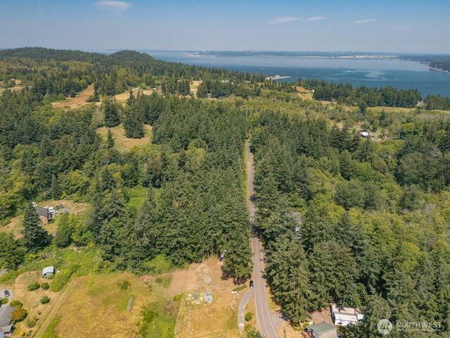2077 Granger Way, Lummi Island, WA 98262