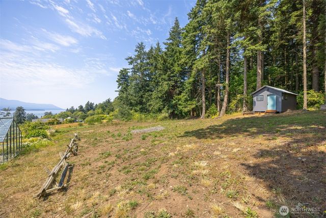 2077 Granger Way, Lummi Island, WA 98262